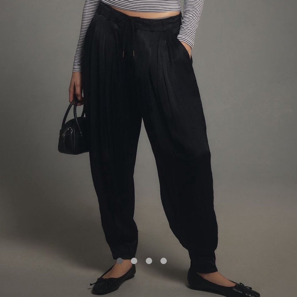 Black Relaxed Pleated Jogger Pants